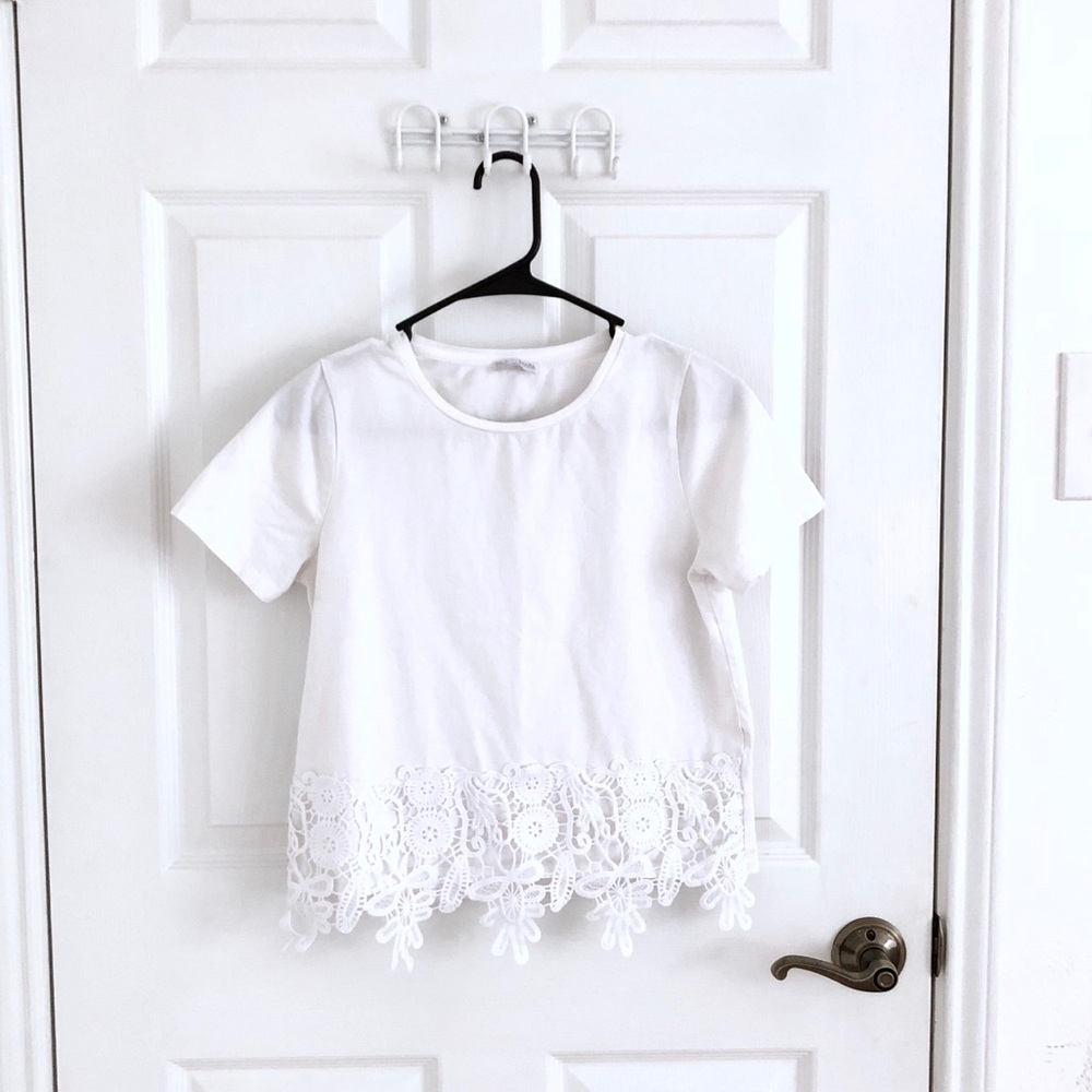 🎁 2 for $22 | Zara scoop neck T-shirt w/ crotchet